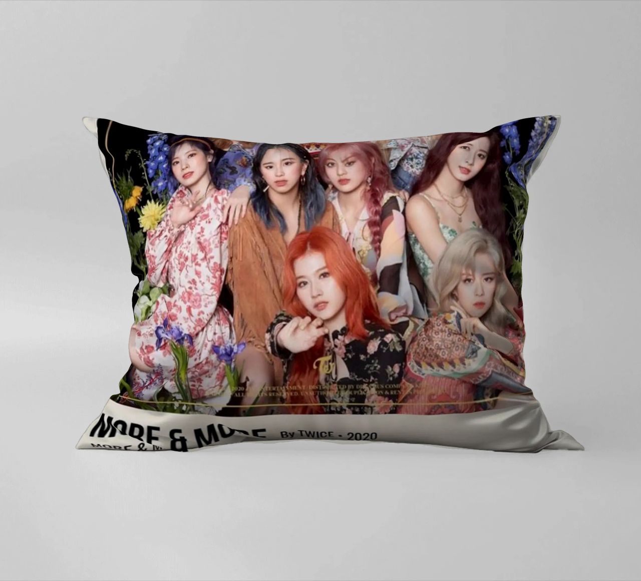 MORE & MORE By TWICE - 2020 cuscino da SoundStudio