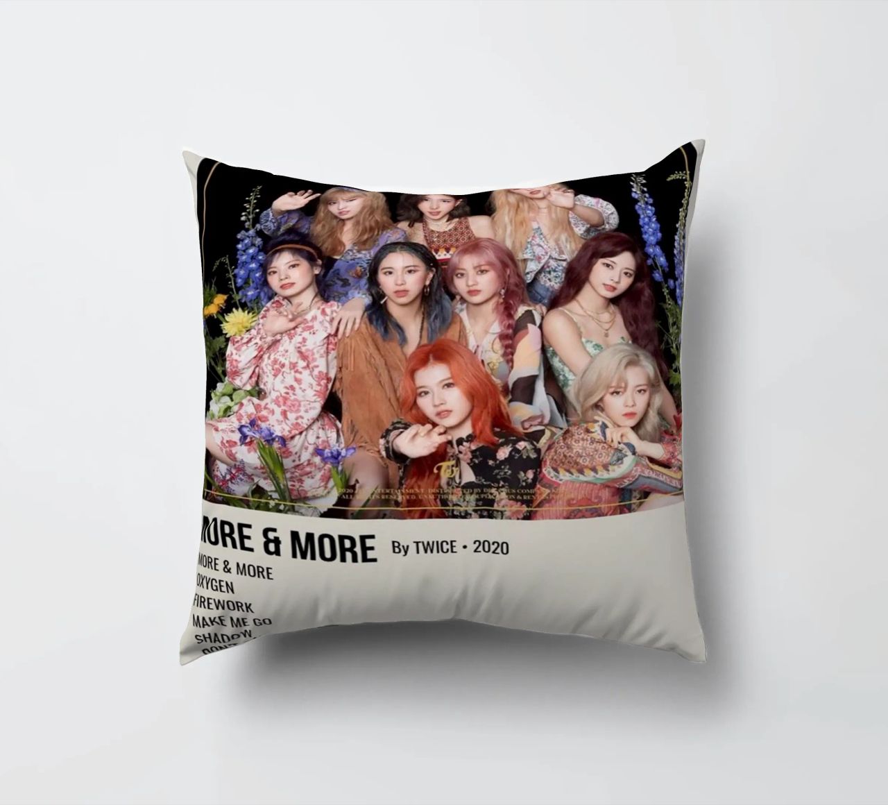 MORE & MORE By TWICE - 2020 cuscino da SoundStudio
