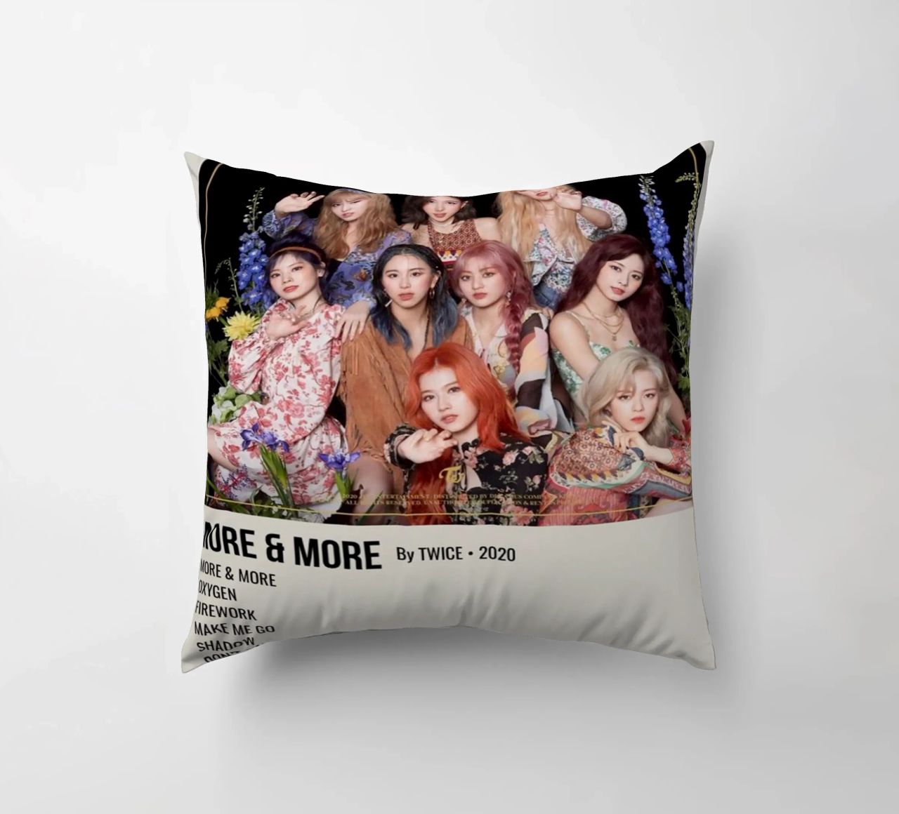 MORE & MORE By TWICE - 2020 cuscino da SoundStudio
