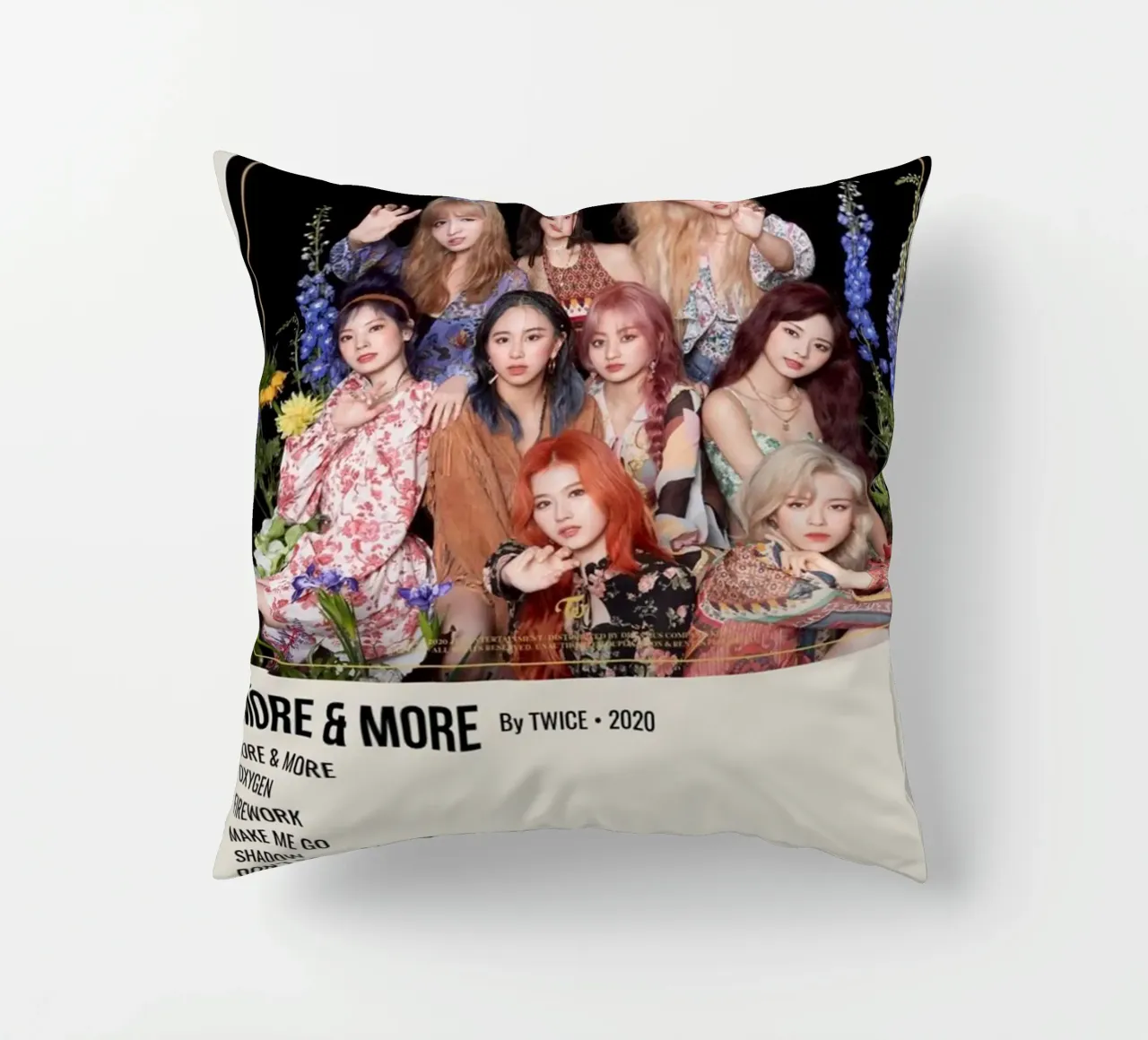 MORE & MORE By TWICE - 2020 coussin de SoundStudio
