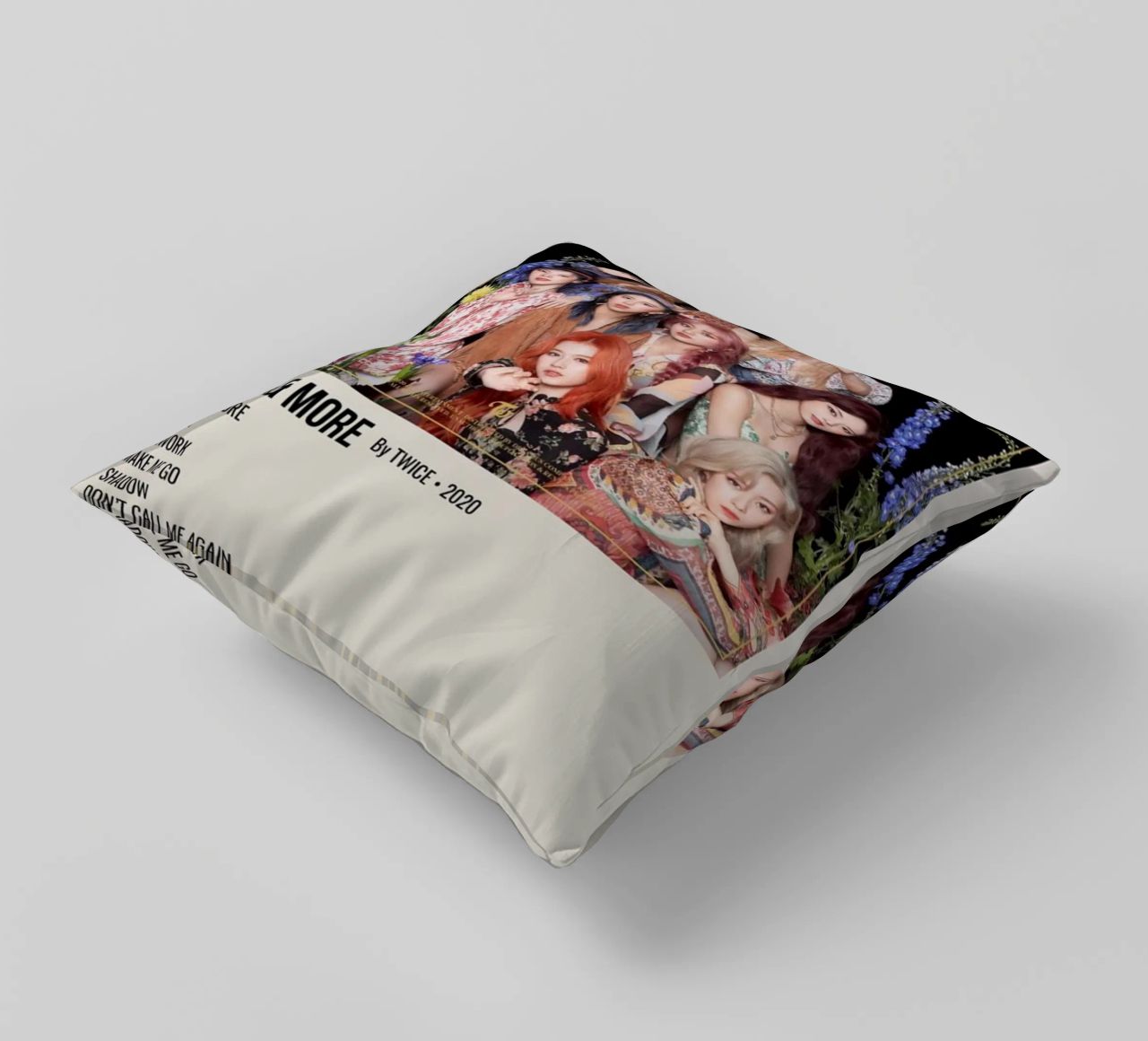 MORE & MORE By TWICE - 2020 cuscino da SoundStudio