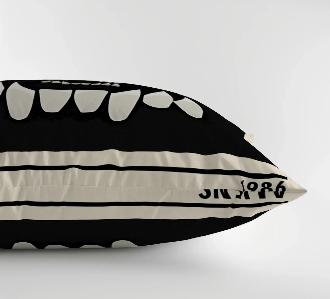 Aliens cuscino da TheArtstudio