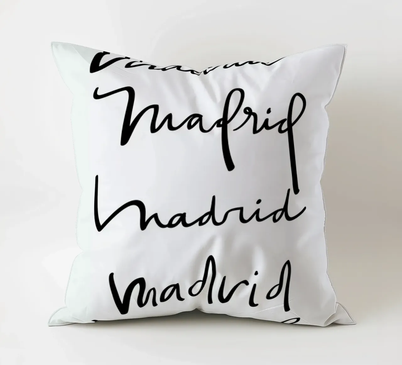 Madrid cuscino da Kristen Polsinelli