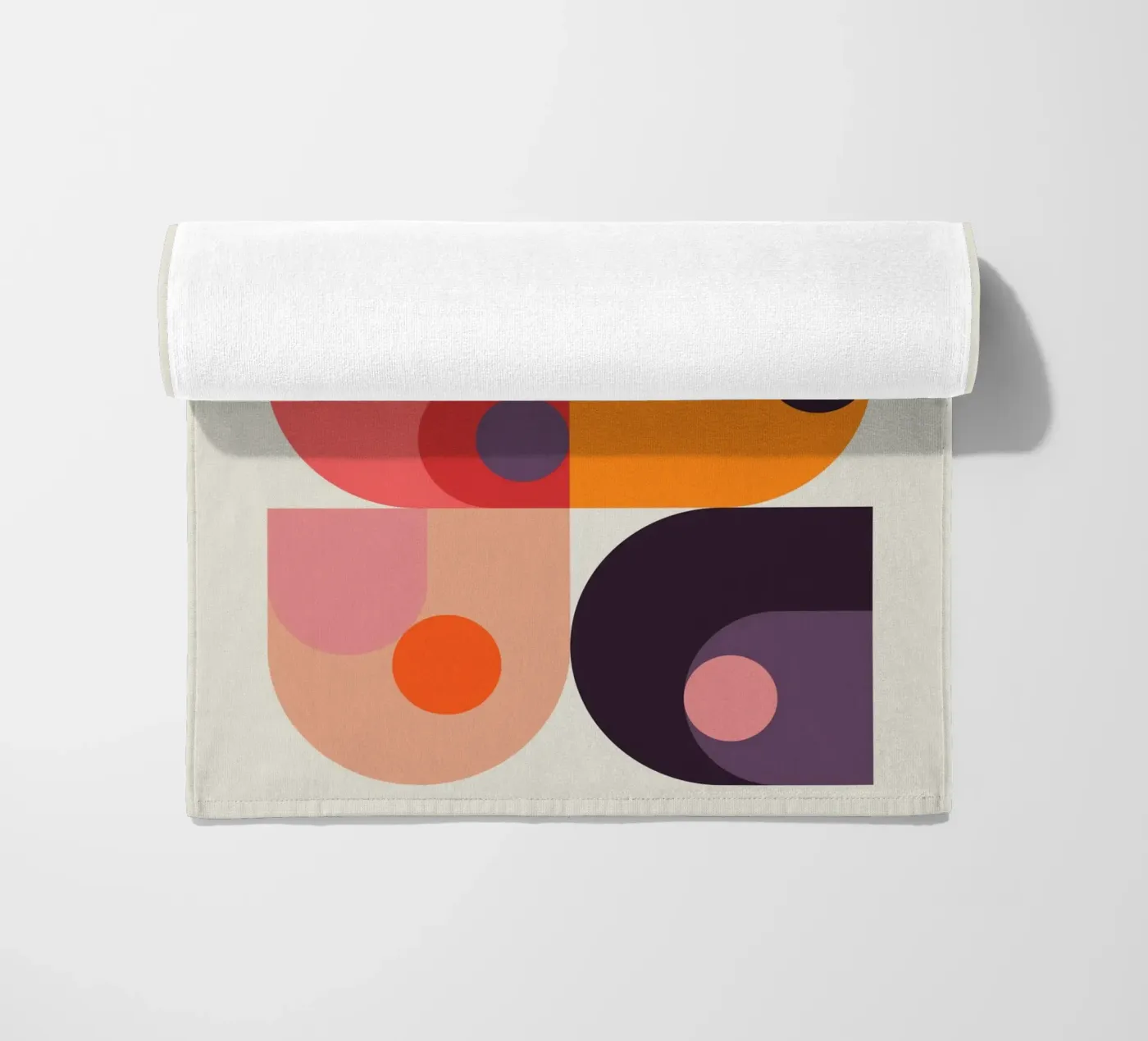 Bombshells IV Strandtuch von susanapaz