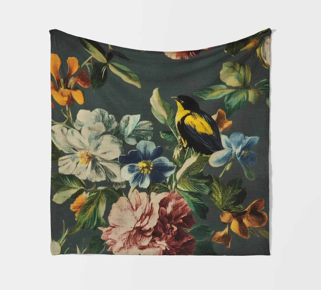 Fiori rinascimentali con uccello coperta in pile da Carinaprint