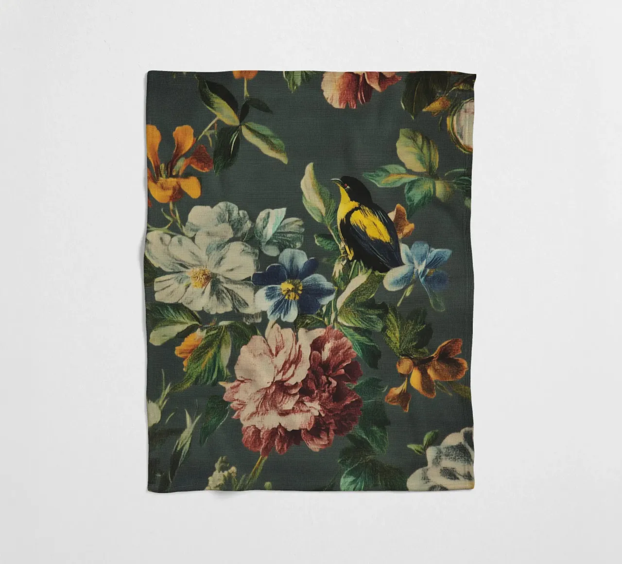 Fiori rinascimentali con uccello coperta in pile da Carinaprint