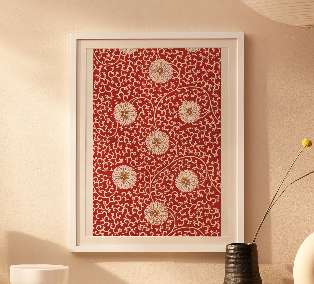 Motivo floreale orientale - Elegante design rosso poster con telaio in legno da Whole©