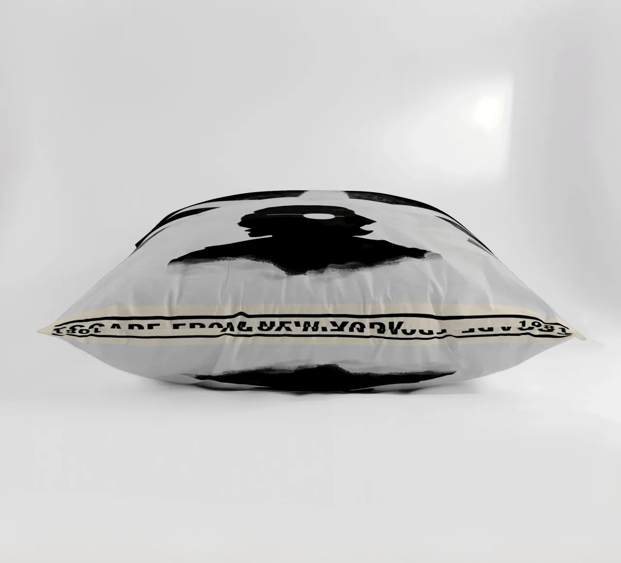 Escape from New York cuscino da TheArtstudio