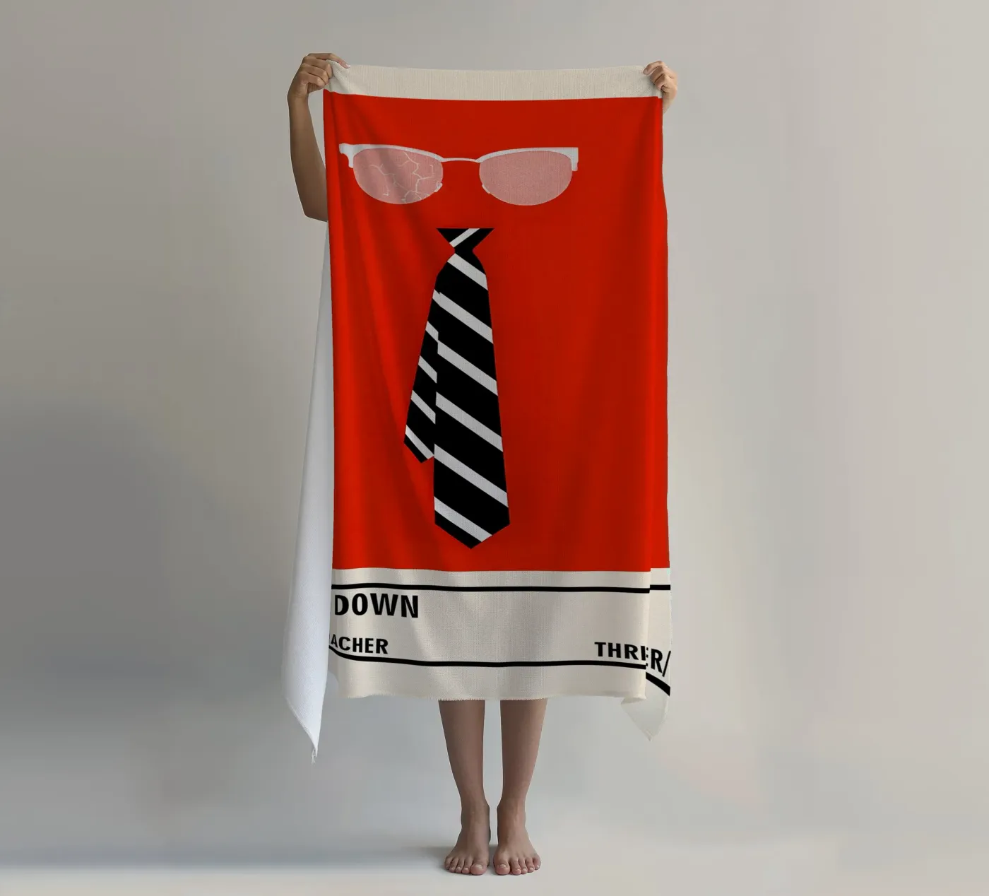 Falling Down serviette de plage de TheArtstudio