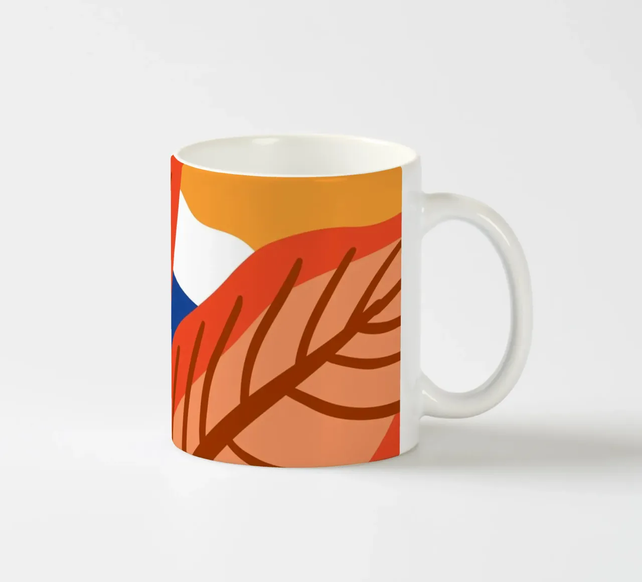 Abstraktes Blattmuster – Tropische Eleganz Keramik Tasse von Whole©