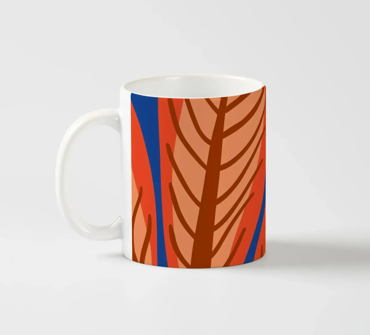 Abstraktes Blattmuster – Tropische Eleganz Keramik Tasse von Whole©