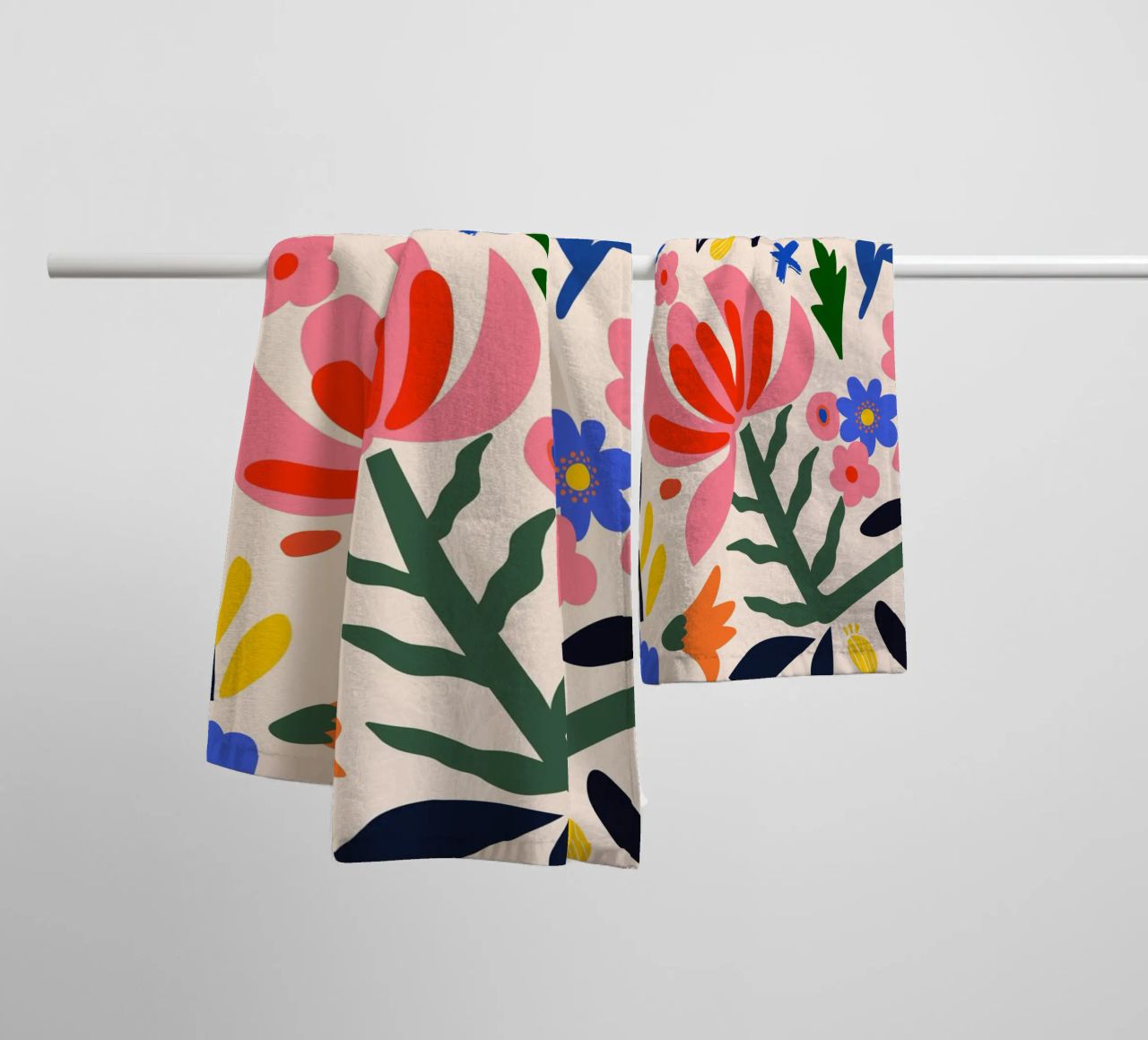 Fleurs abstraites - Coloré & Moderne serviette de bain de Whole©