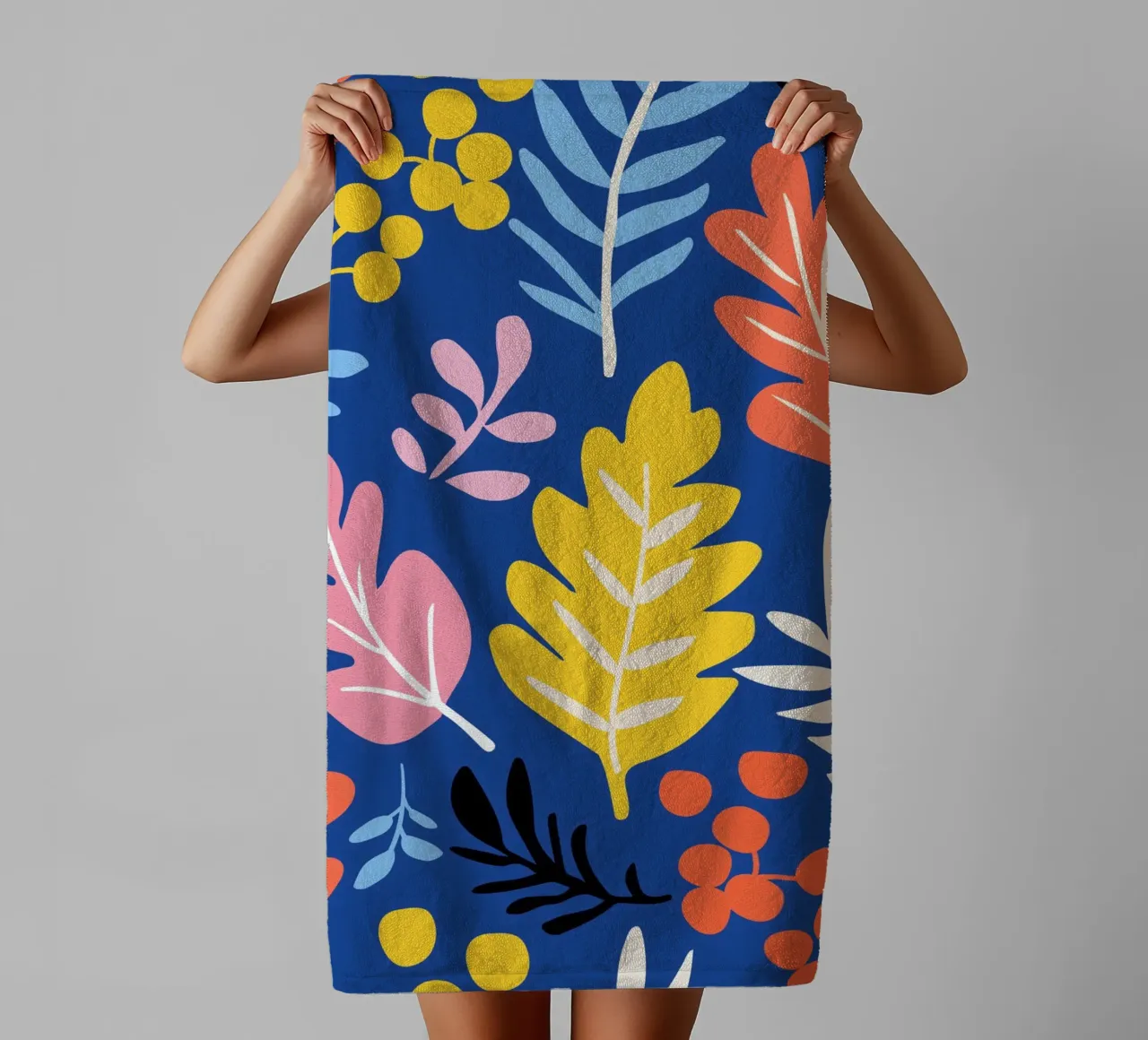Abstracte bladeren - Levendig & Modern badhanddoek van Whole©