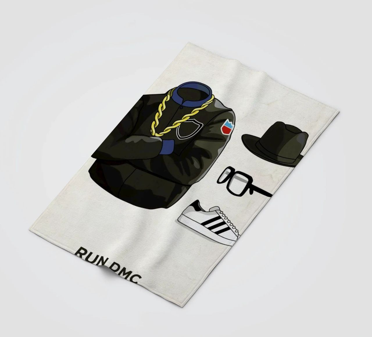 Ensemble Run DMC coperta in pile da Moxy Creative House