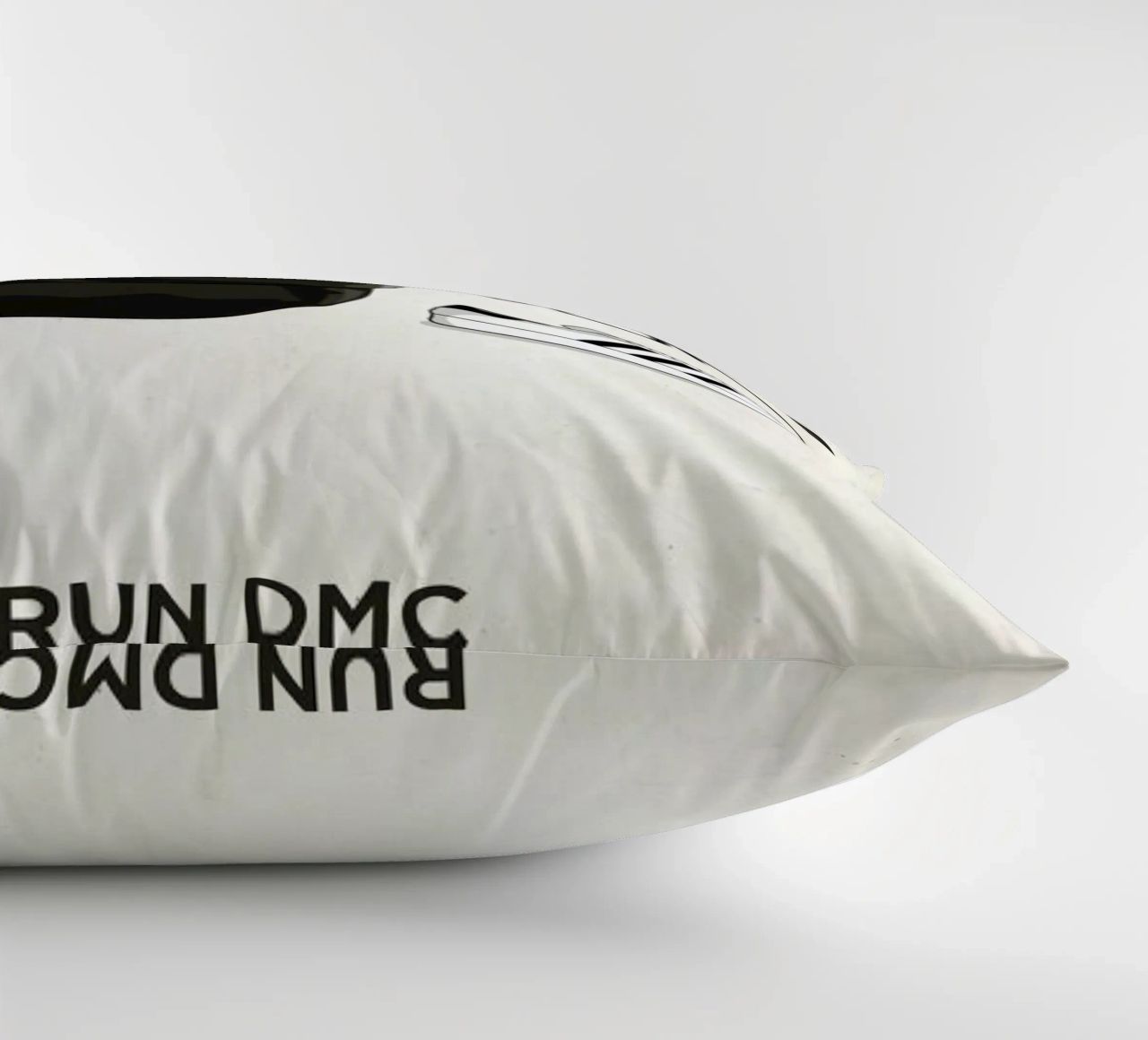 Ensemble Run DMC cuscino da Moxy Creative House