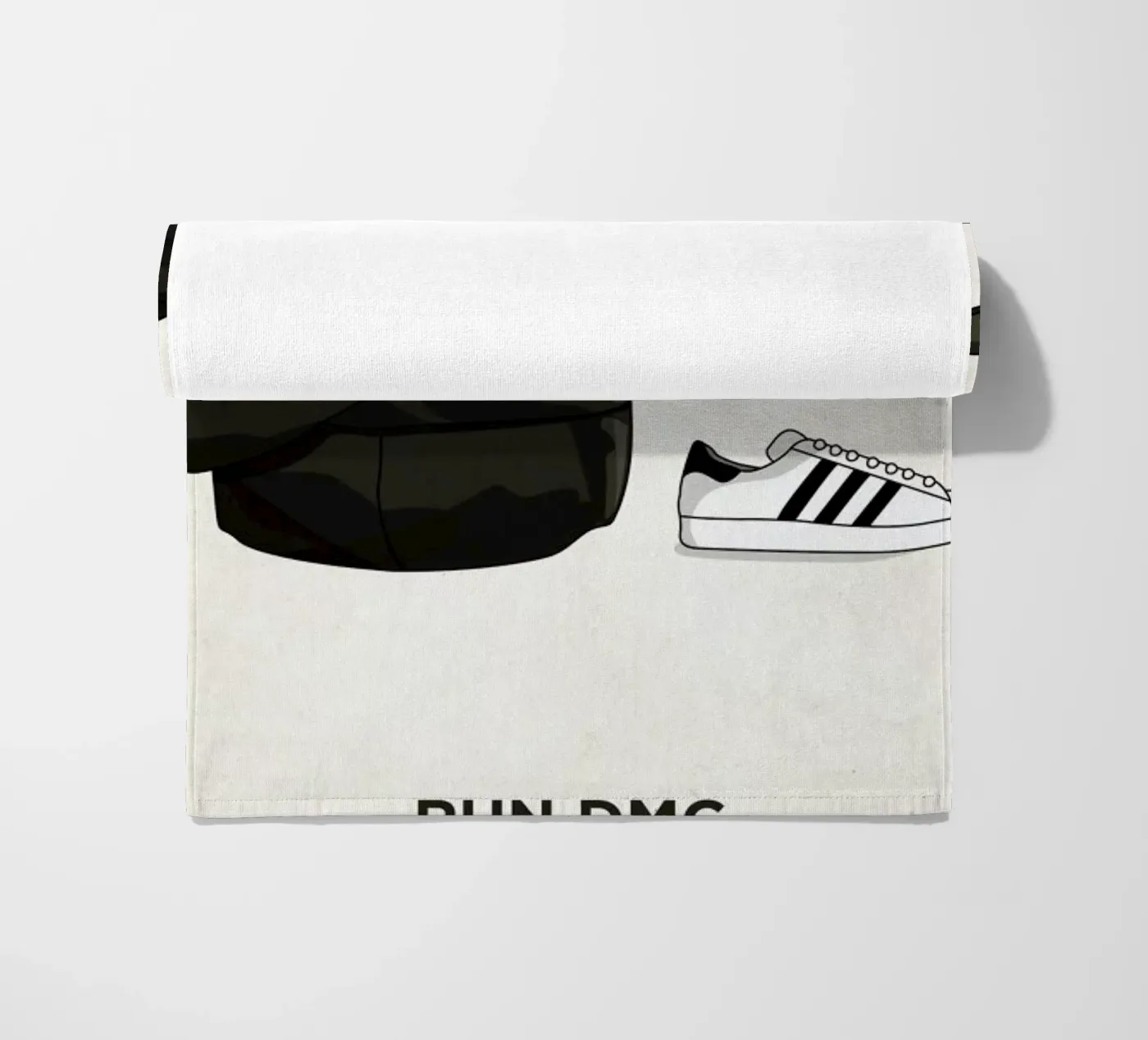 Ensemble Run DMC telo mare da Moxy Creative House