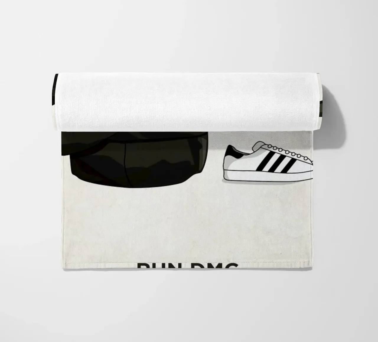 Ensemble Run DMC telo mare da Moxy Creative House