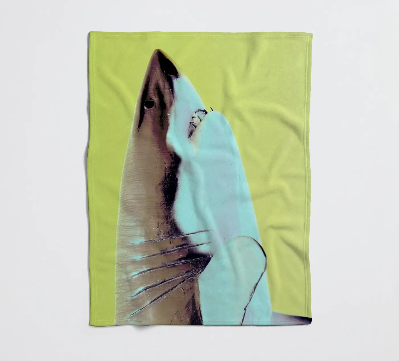 Attack! Yellow Fleecedecke von Ballack Art House