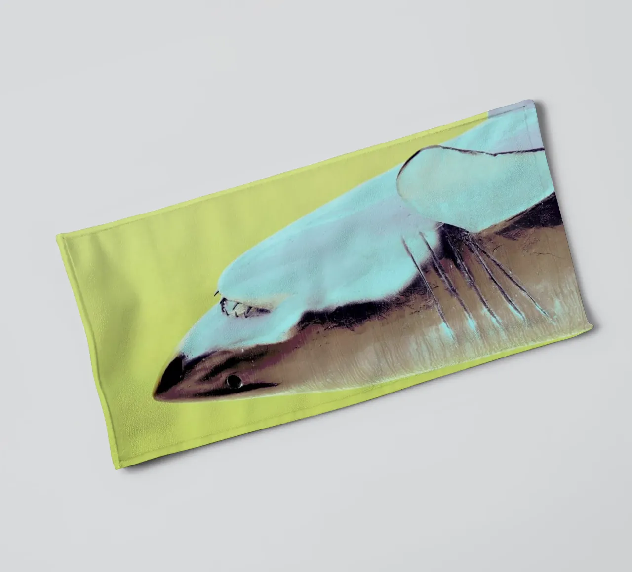 Attack! Yellow badhanddoek van Ballack Art House