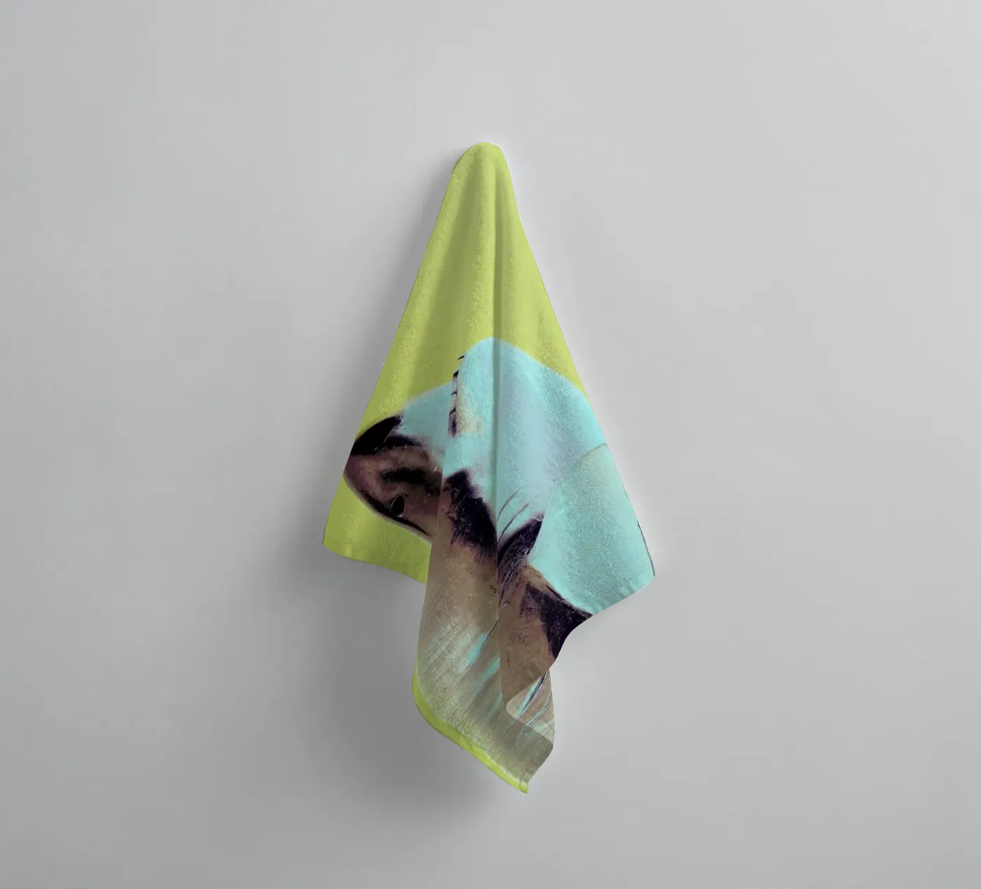 Attack! Yellow Handtuch von Ballack Art House