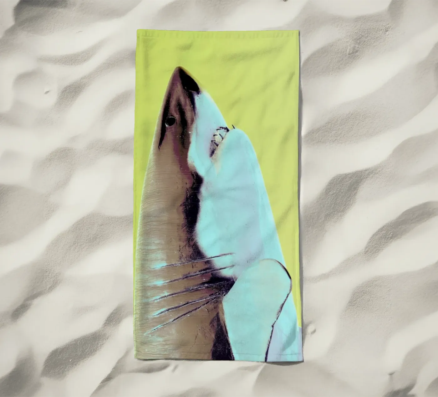Attack! Yellow strandhanddoek van Ballack Art House