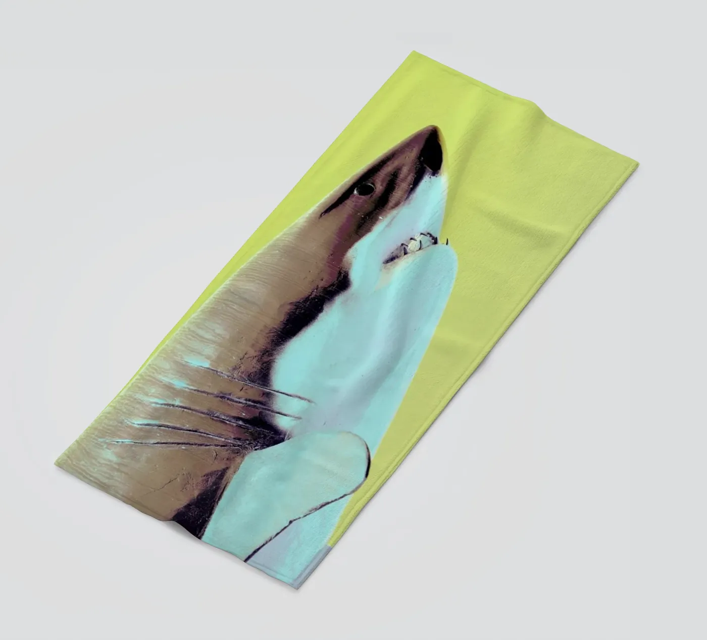 Attack! Yellow strandhanddoek van Ballack Art House