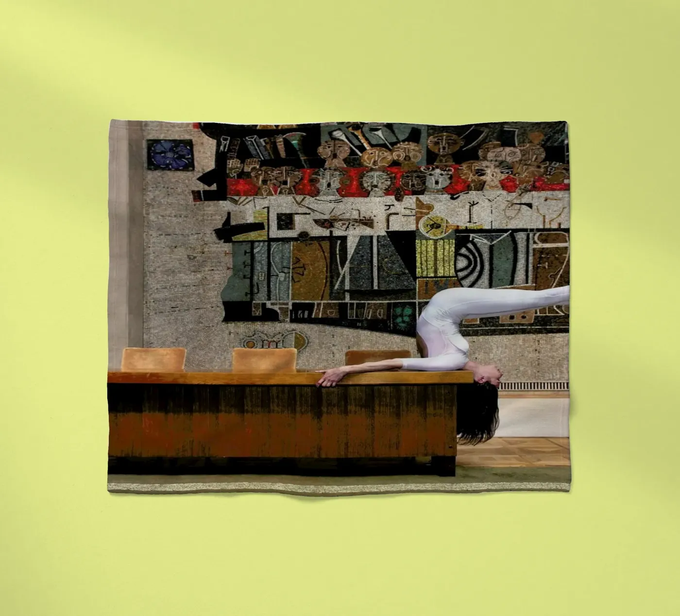 Belgrade #4 Fleecedecke von The Urban Yoga