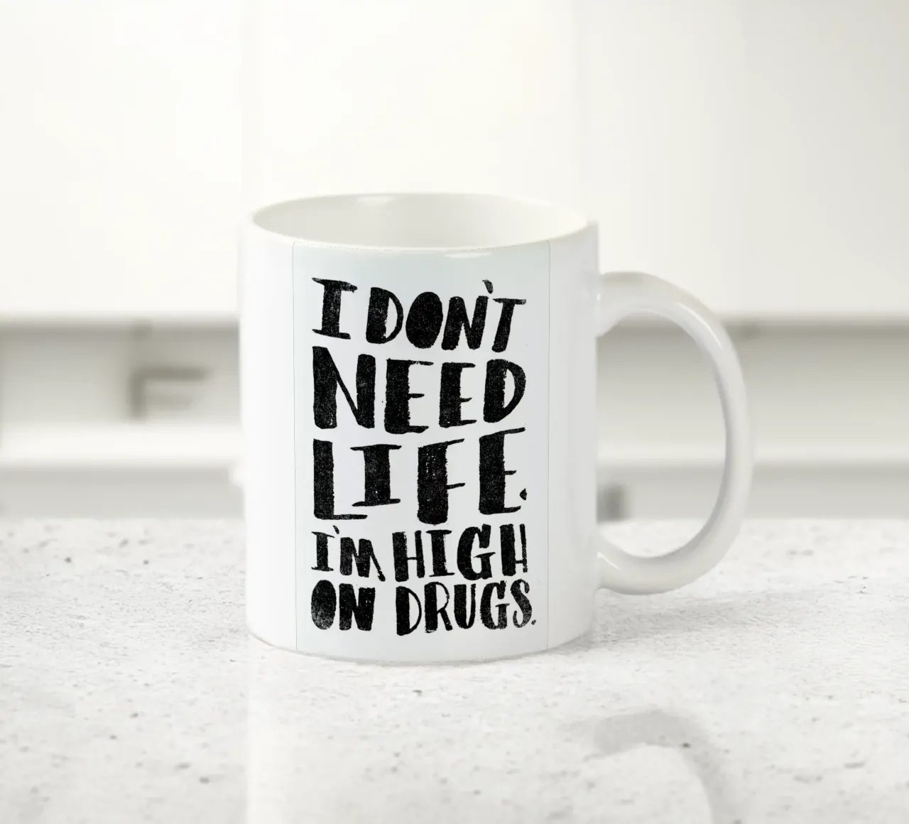 High On Drugs tazza in ceramica da Matthew Taylor Wilson