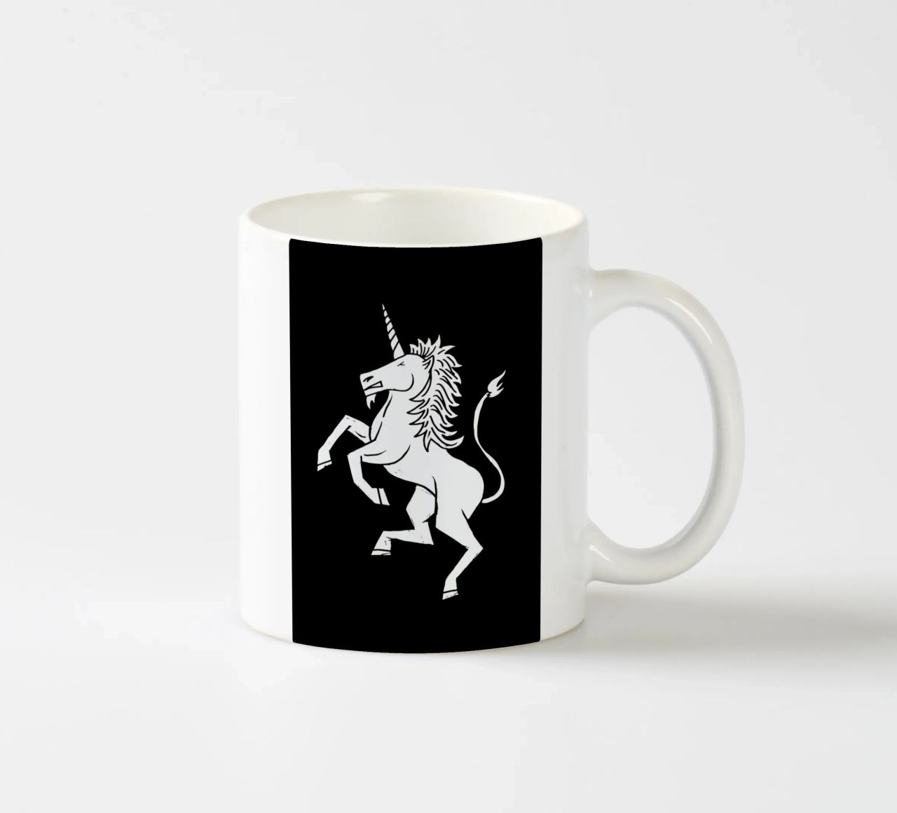 Unicorn tazza in ceramica da Matthew Taylor Wilson