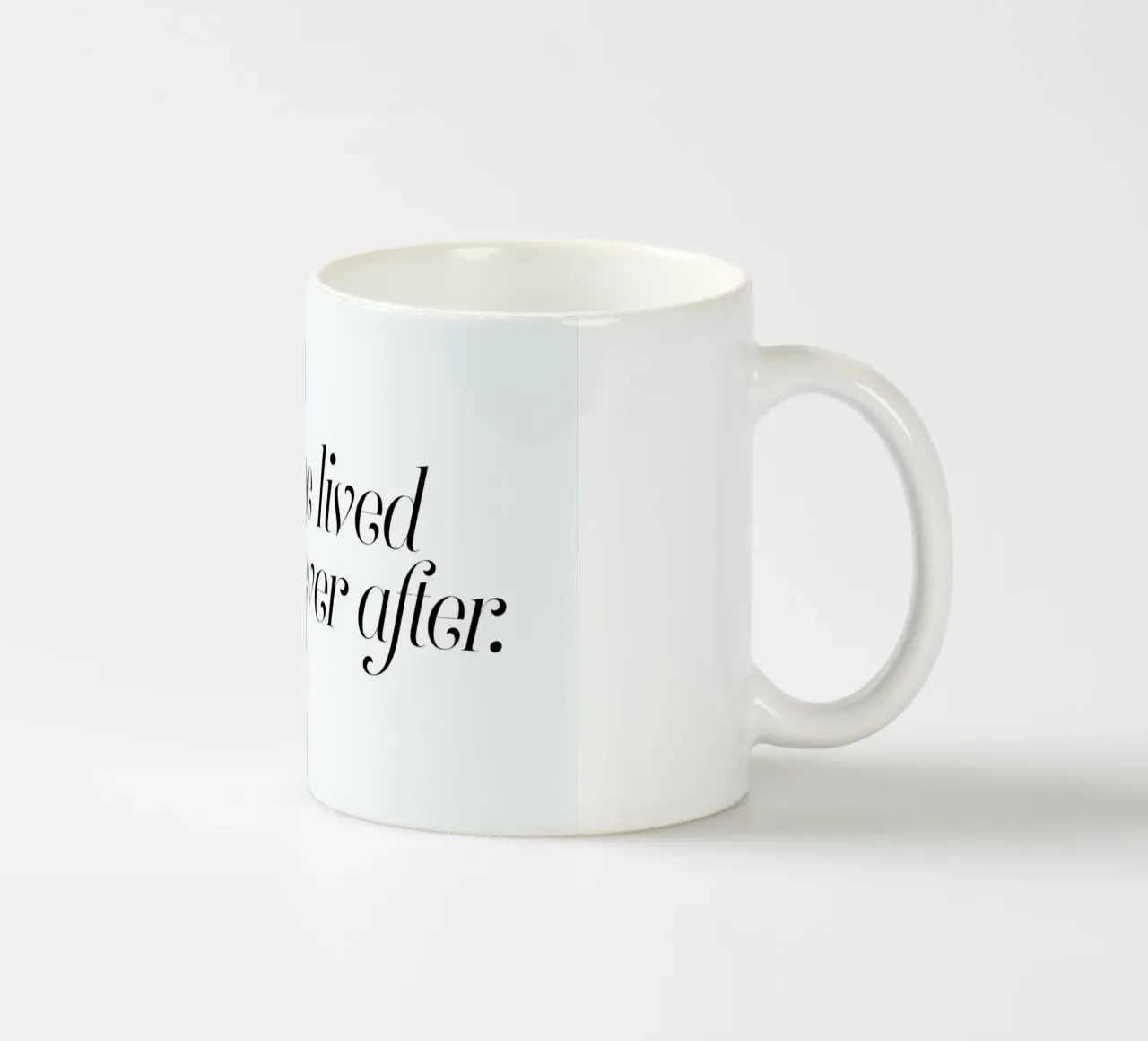 And She Lived Happily tazza in ceramica da Honeymoon Hotel