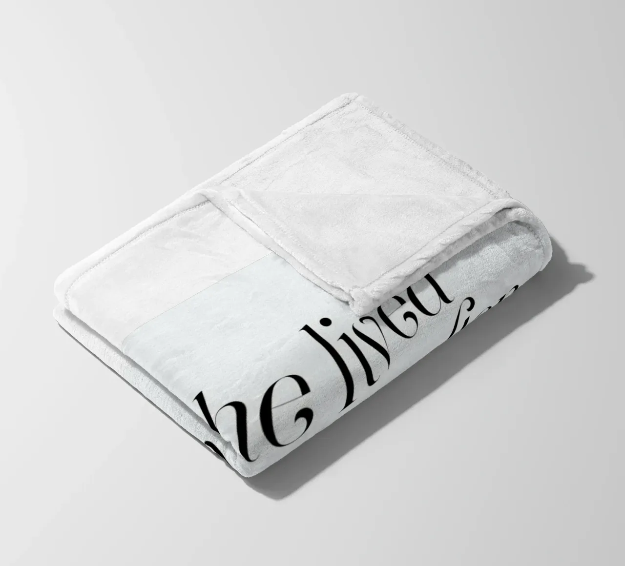 And She Lived Happily coperta in pile da Honeymoon Hotel