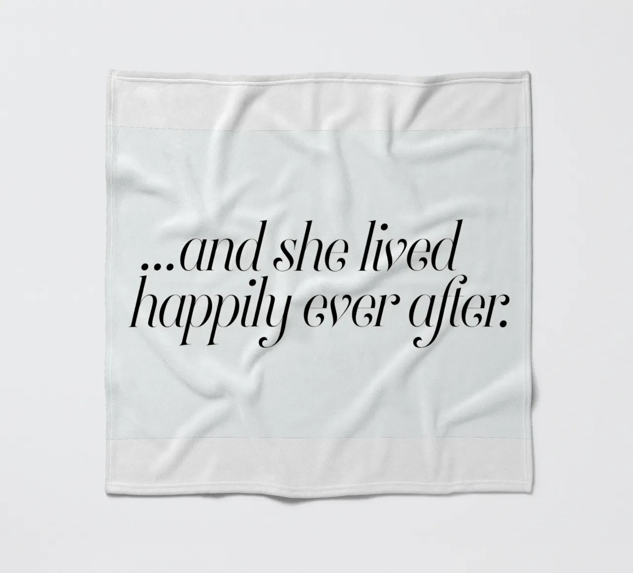 And She Lived Happily coperta in pile da Honeymoon Hotel
