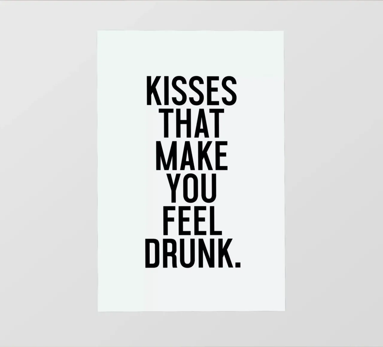 Kisses That Make You Feel Drunk pellicola backlit da Honeymoon Hotel