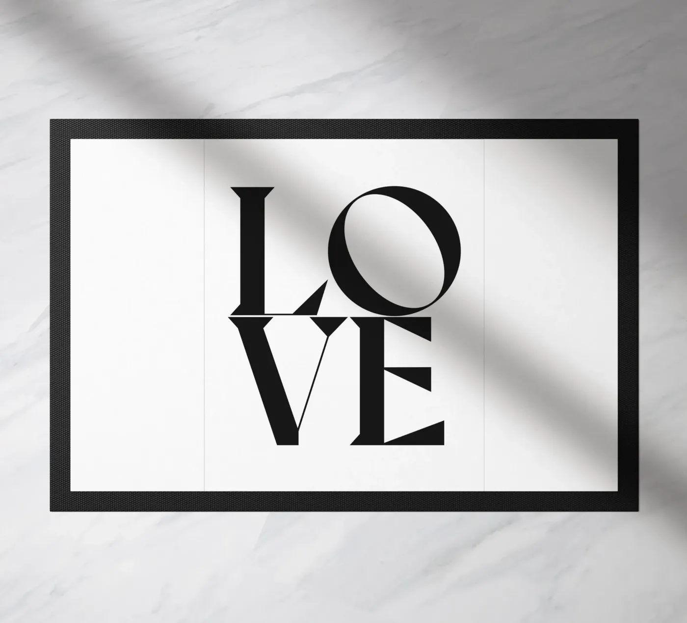 L O V E Fußmatte von n.4