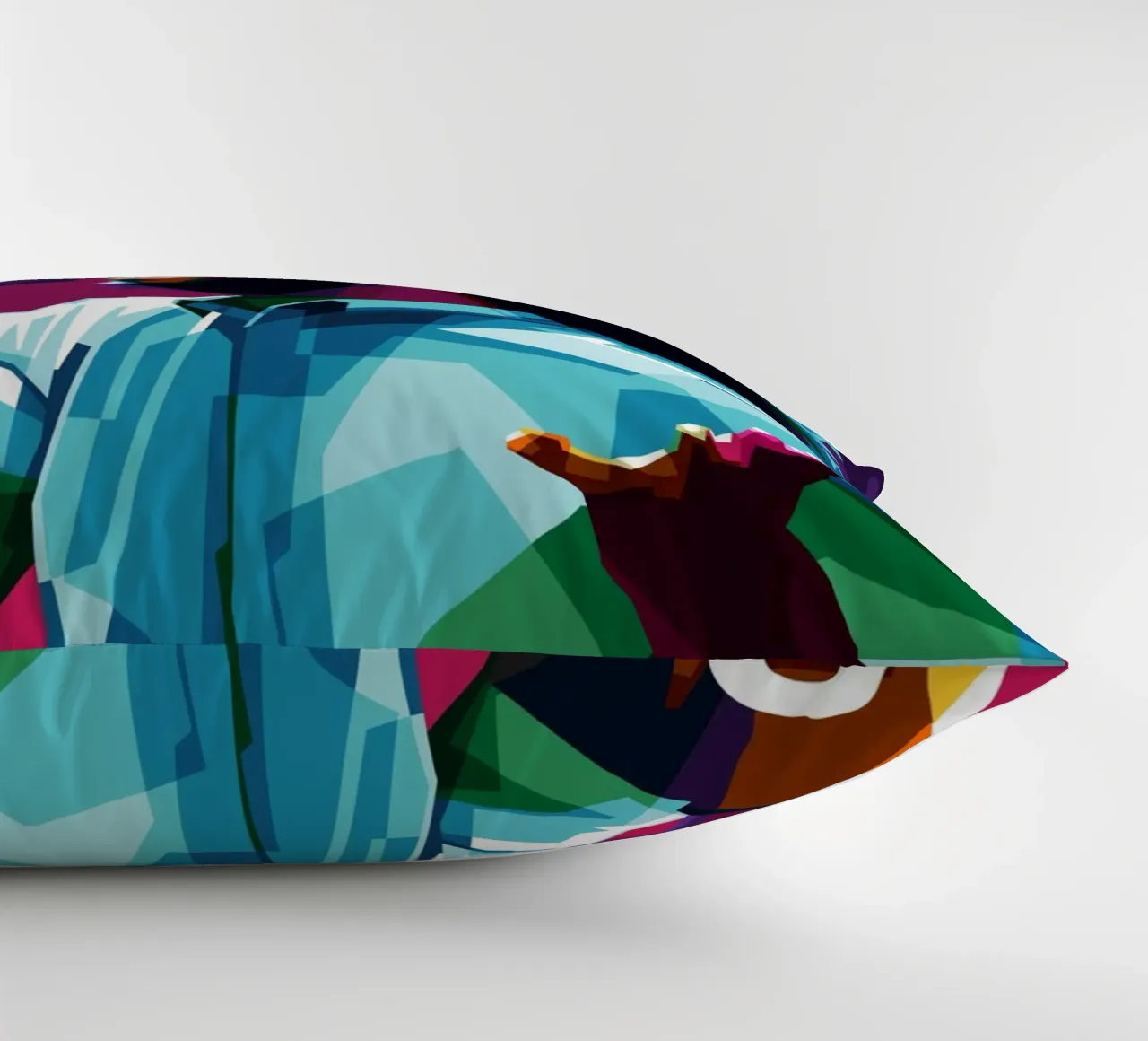 UN SEUL DIEU, UN SEUL MARCHÉ, UNE SEULE VÉRITÉ, UN SEUL CONSOMMATEUR. coussin de Alkahfsmart