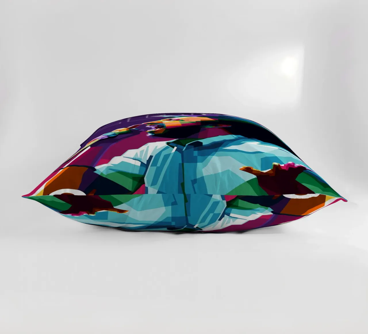 UN SEUL DIEU, UN SEUL MARCHÉ, UNE SEULE VÉRITÉ, UN SEUL CONSOMMATEUR. coussin de Alkahfsmart