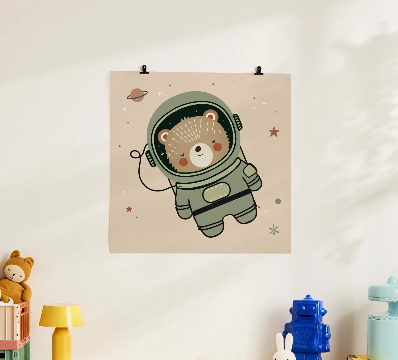 Piccolo orso astronauta - Illustrazione spaziale carina poster con telaio in alluminio da namosh