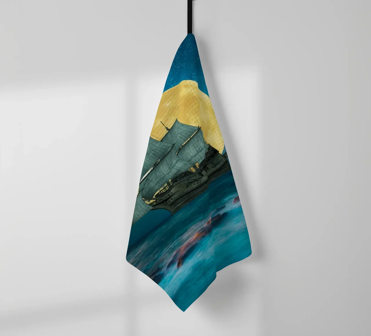 Navigare con la luna piena canovaccio da cucina da Berwies Artwork