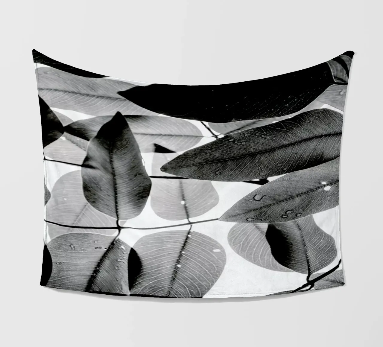 Experiments with Leaves 2 coperta in pile da Tal Paz-Fridman