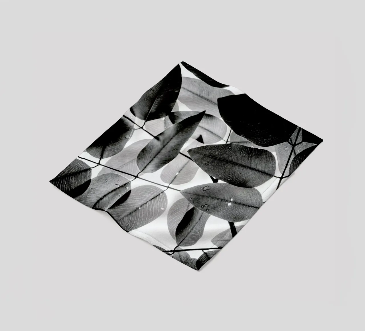 Experiments with Leaves 2 coperta in pile da Tal Paz-Fridman