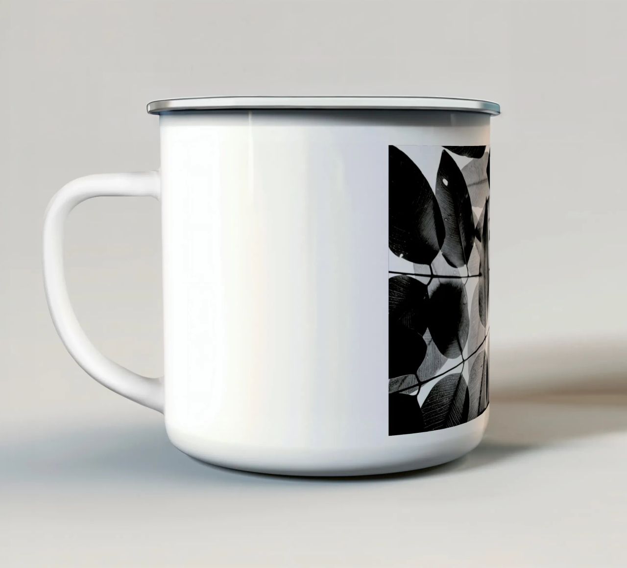 Experiments with Leaves 2 tazza in smalto da Tal Paz-Fridman