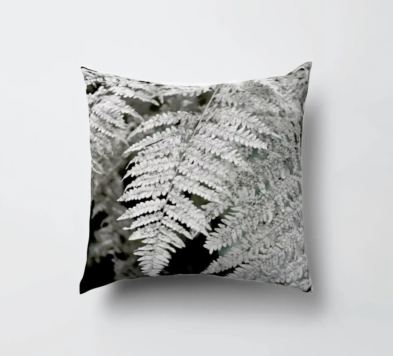 Let´s Dive Into Fern Kissen von Studio Nahili