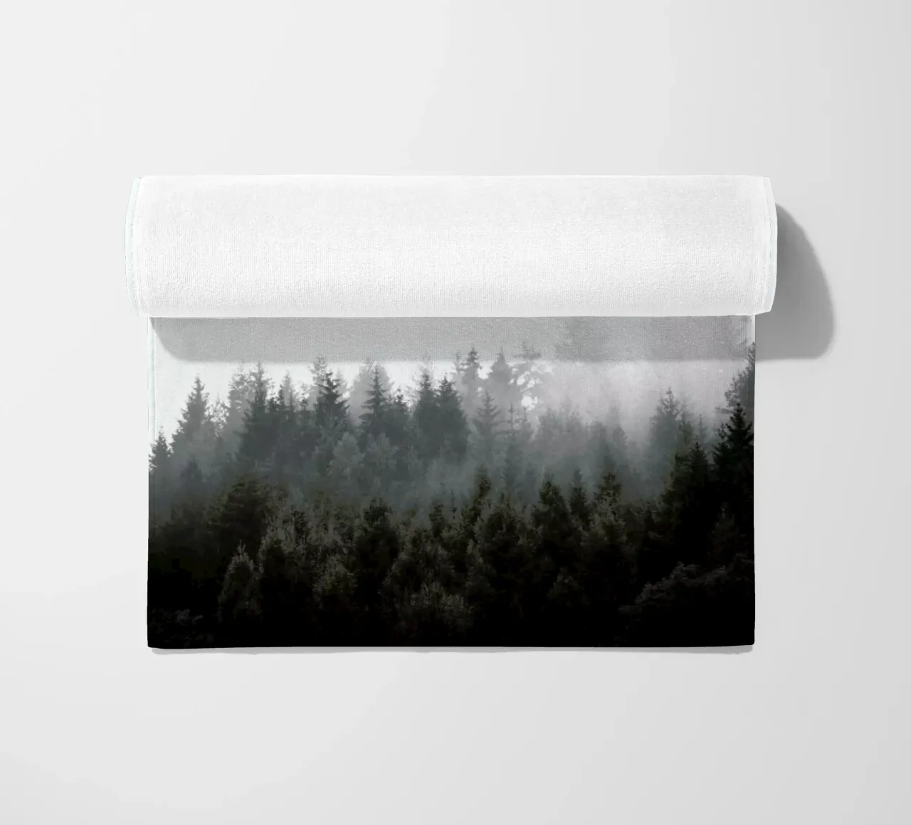 Walk Through The Forest telo mare da Studio Nahili