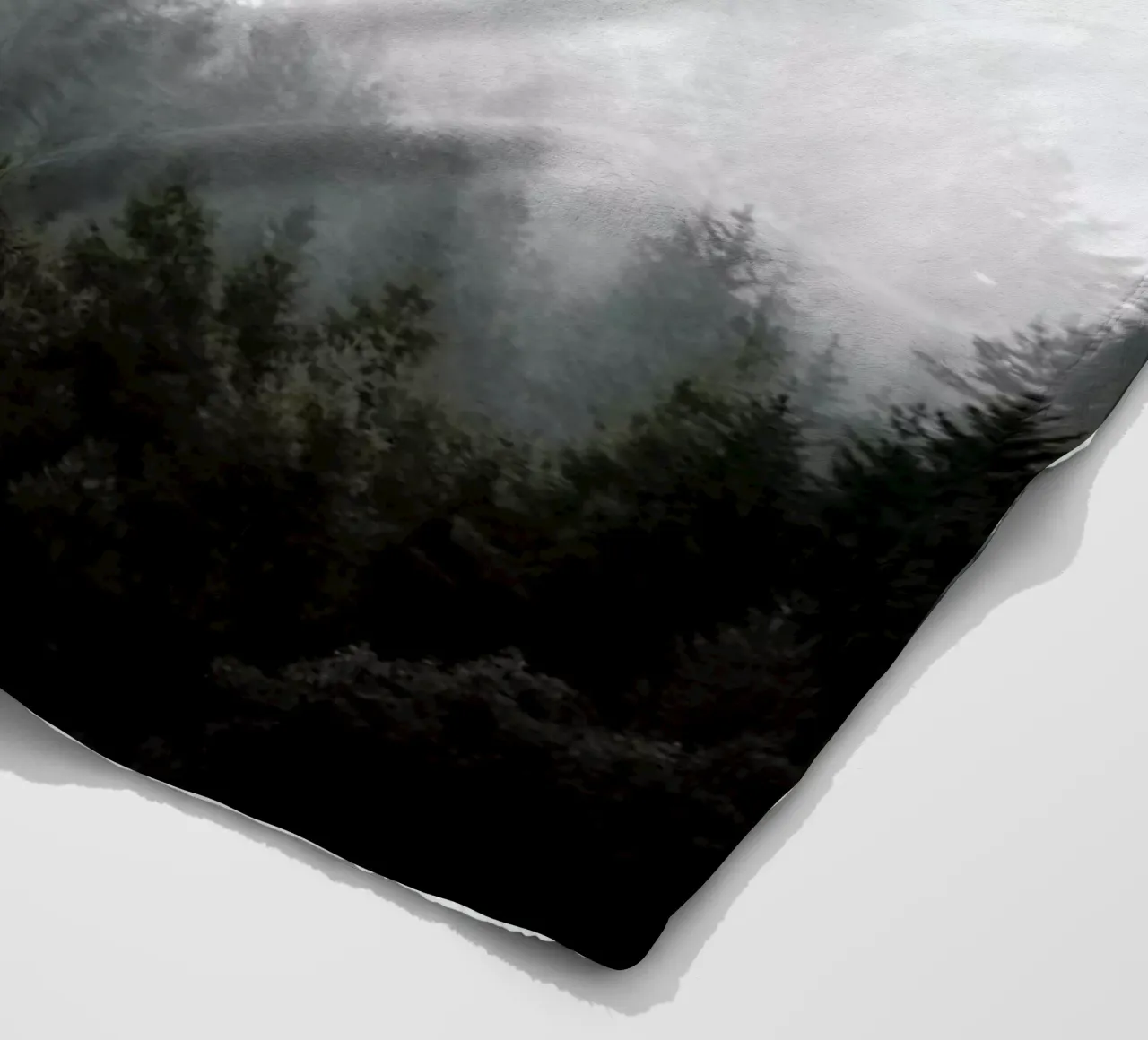 Walk Through The Forest coperta in pile da Studio Nahili