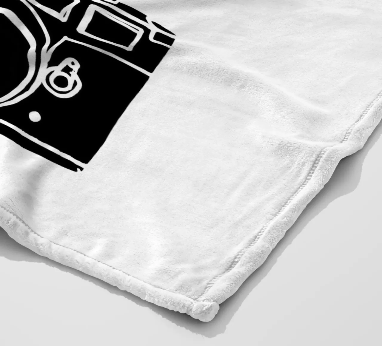 Smile Camera Typografie Design in bianco e nero monocromatico coperta in pile da THE MOTIVATED TYPE