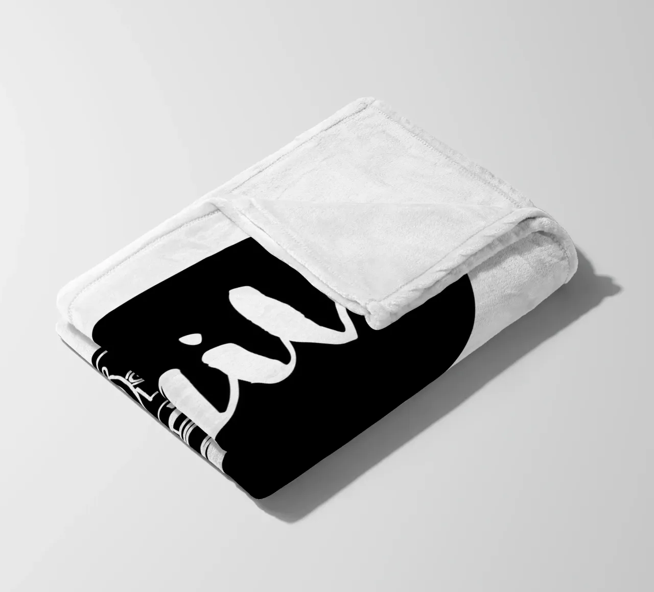 Smile Camera Typografie Design in bianco e nero monocromatico coperta in pile da THE MOTIVATED TYPE