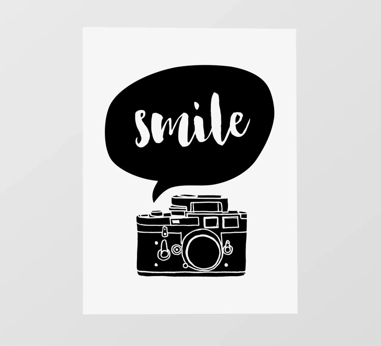 Smile Camera Typografie Design in bianco e nero monocromatico pellicola backlit da THE MOTIVATED TYPE