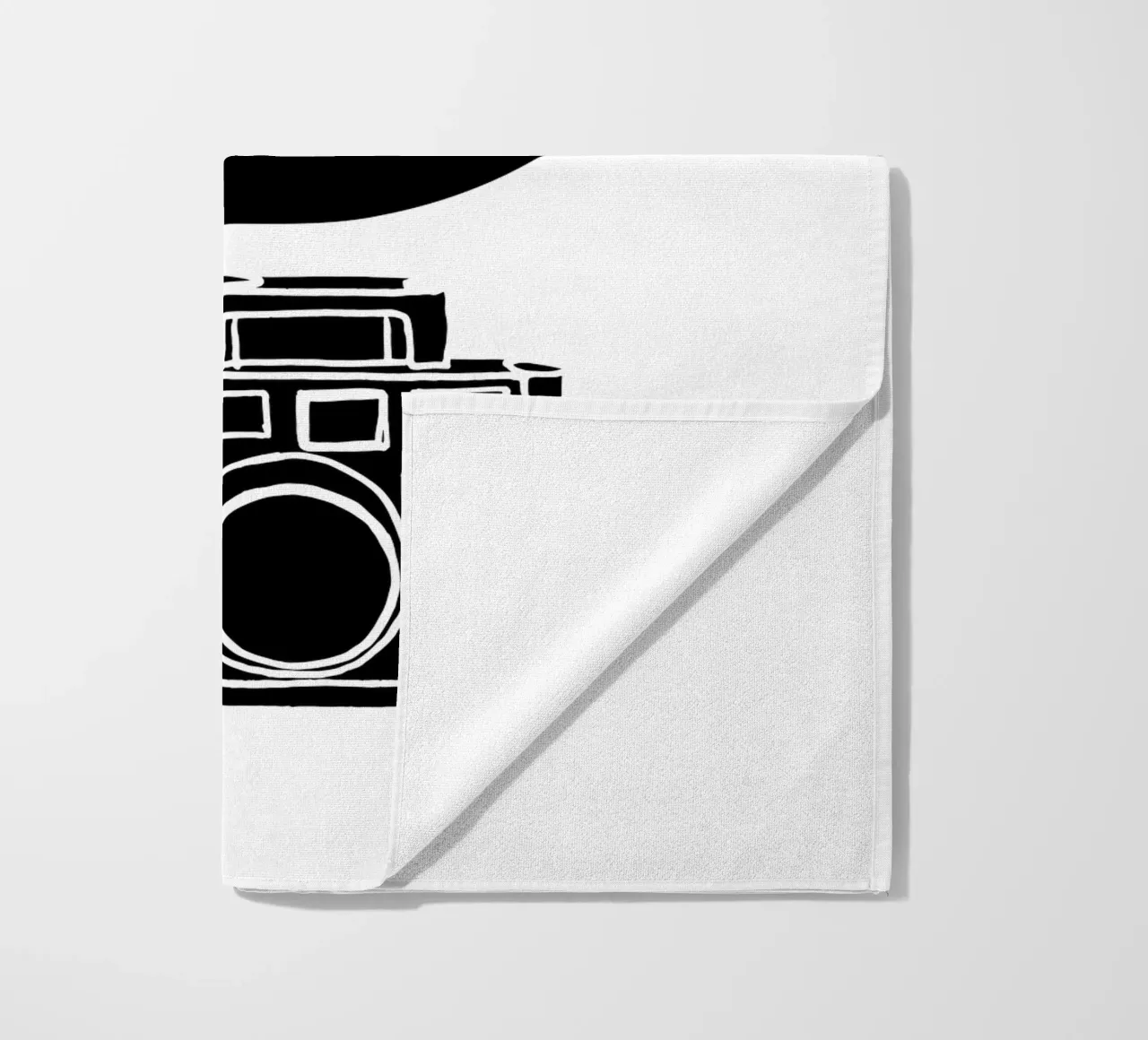 Smile Camera Typografie Design in bianco e nero monocromatico telo mare da THE MOTIVATED TYPE