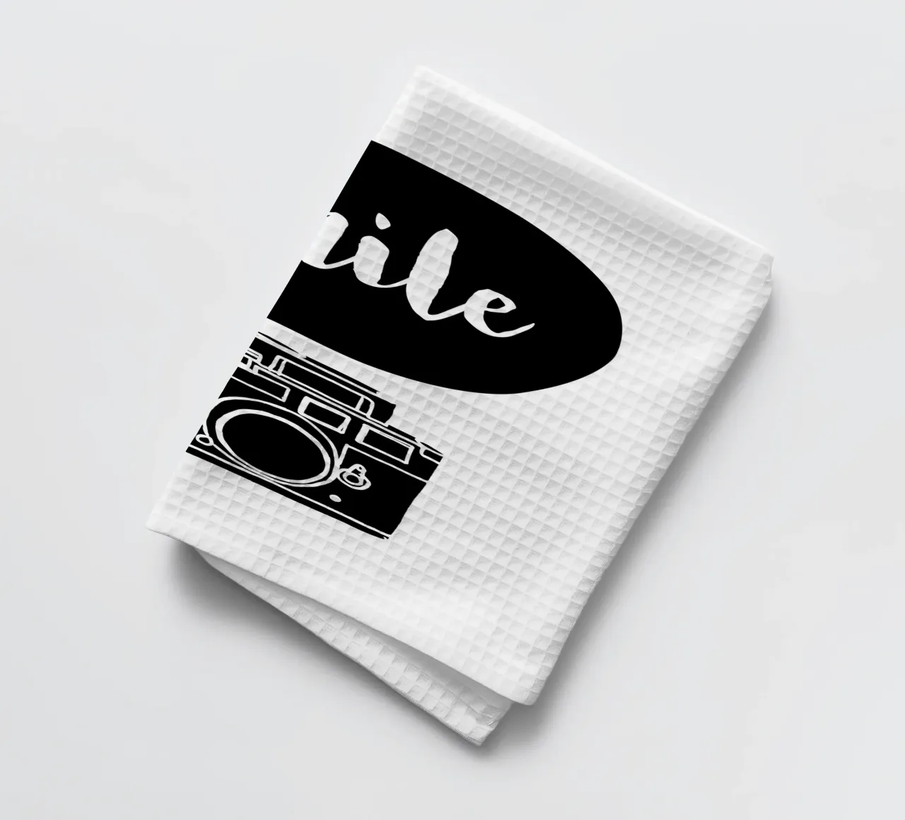 Smile Camera Typografie Design in bianco e nero monocromatico canovaccio da cucina da THE MOTIVATED TYPE