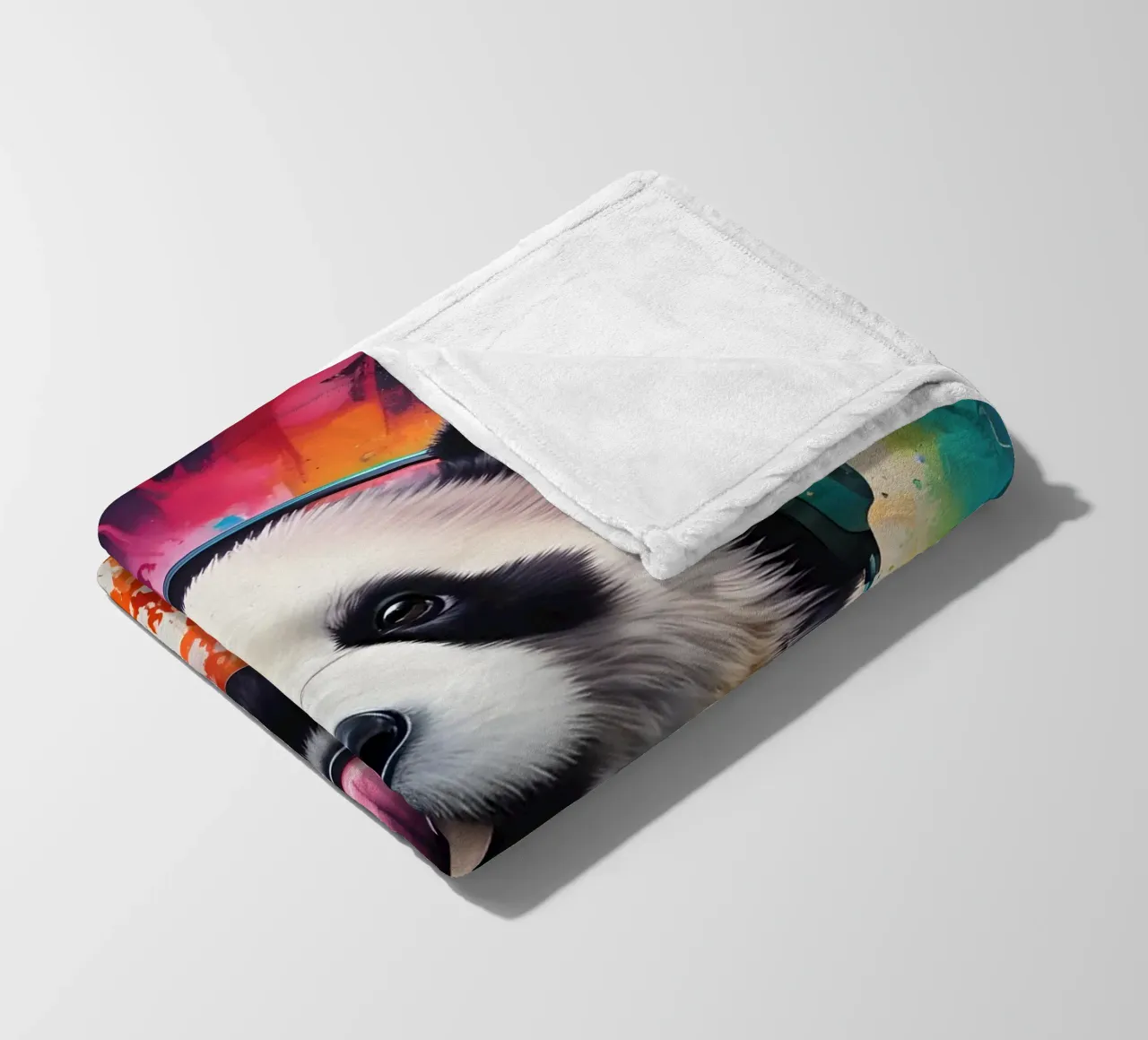 Un panda felice con le cuffie coperta in pile da MakArena
